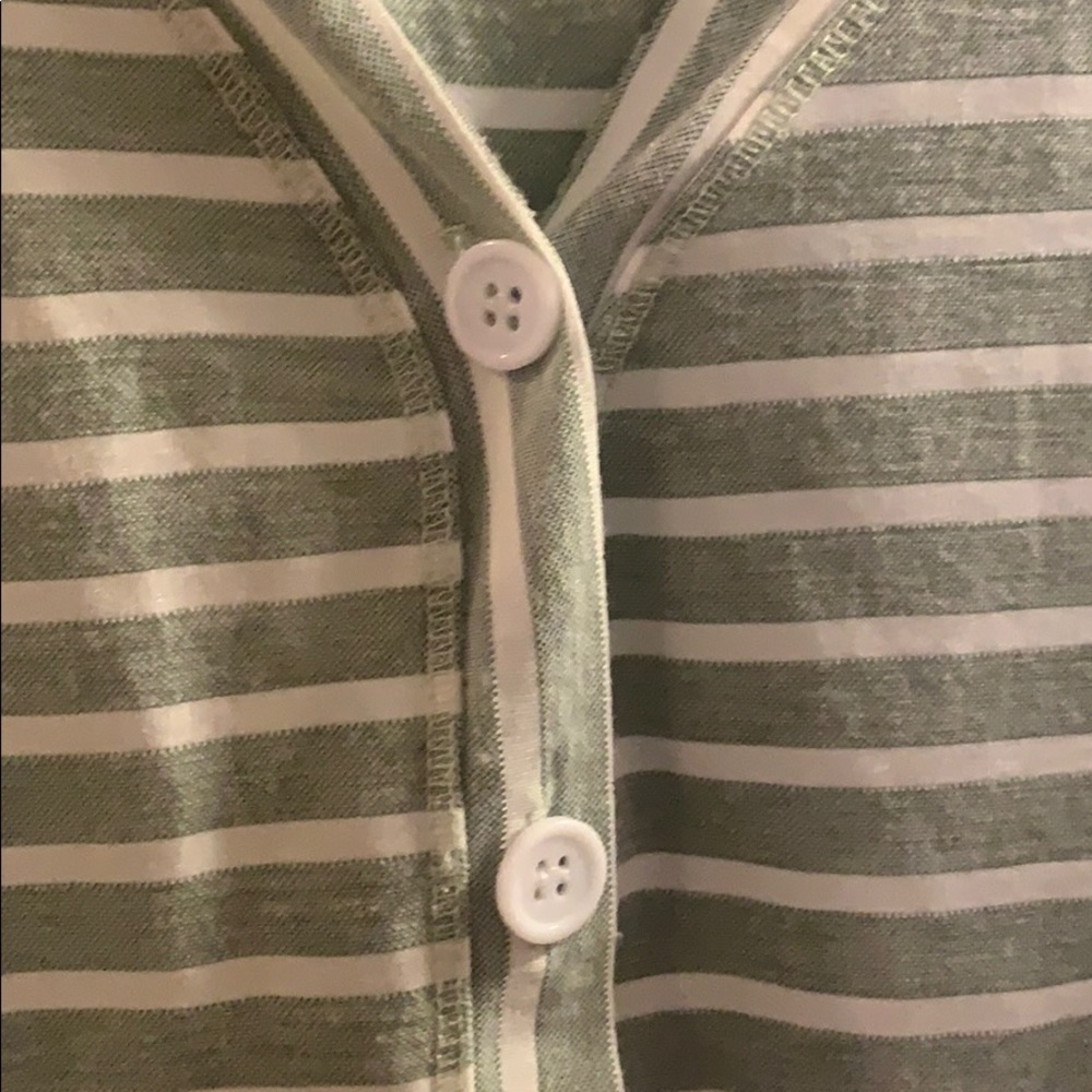 Shirt - Picture 2 of 4